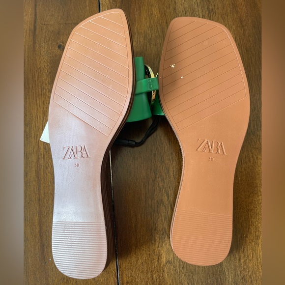 NWT Zara Women's Sandals with Green and Gold Chain - Picture 4 of 4